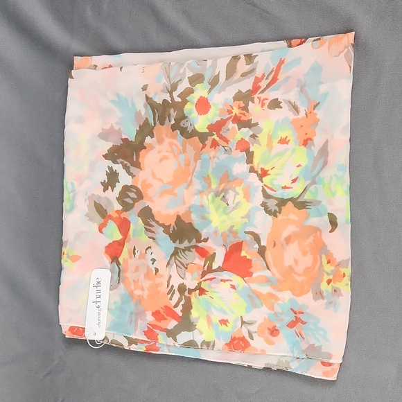 NWT- Charming Charlie Infinity Scarf - Coral/Foral Print - Picture 3 of 3
